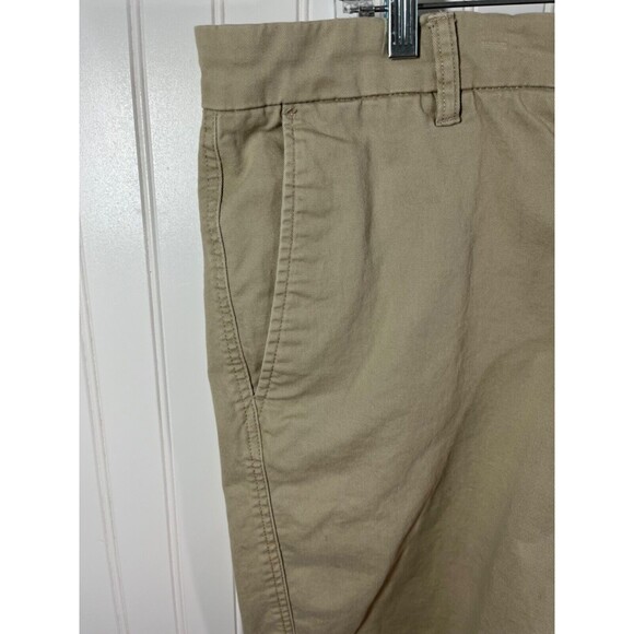 Chaps Shorts Mens Size 40 Beige Tan Cotton Blend Stretch Golf Walking - Picture 2 of 8